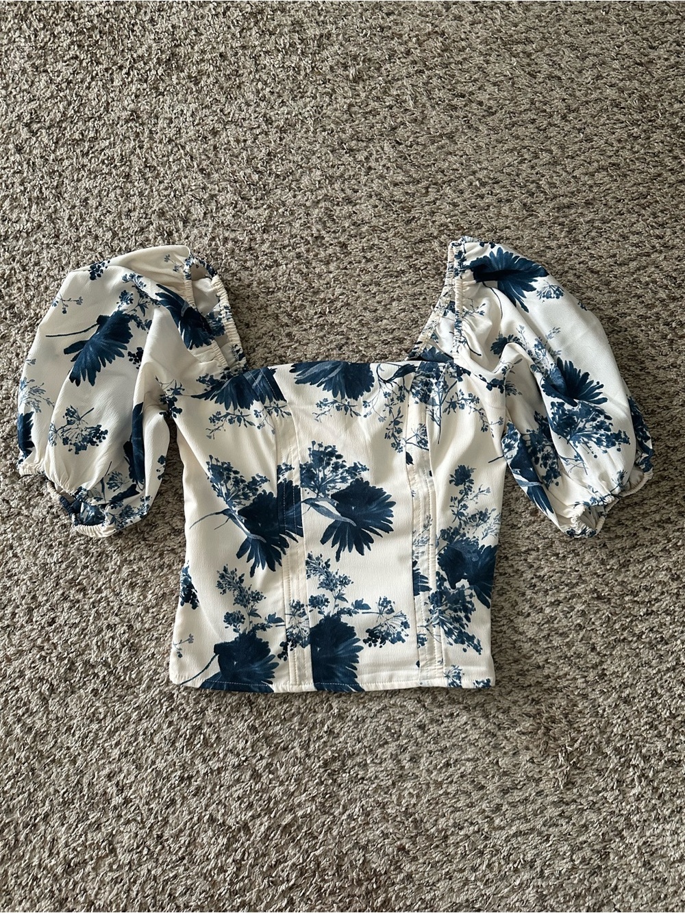 Abercrombie & Fitch White Puff-Sleeve Floral Corset Top